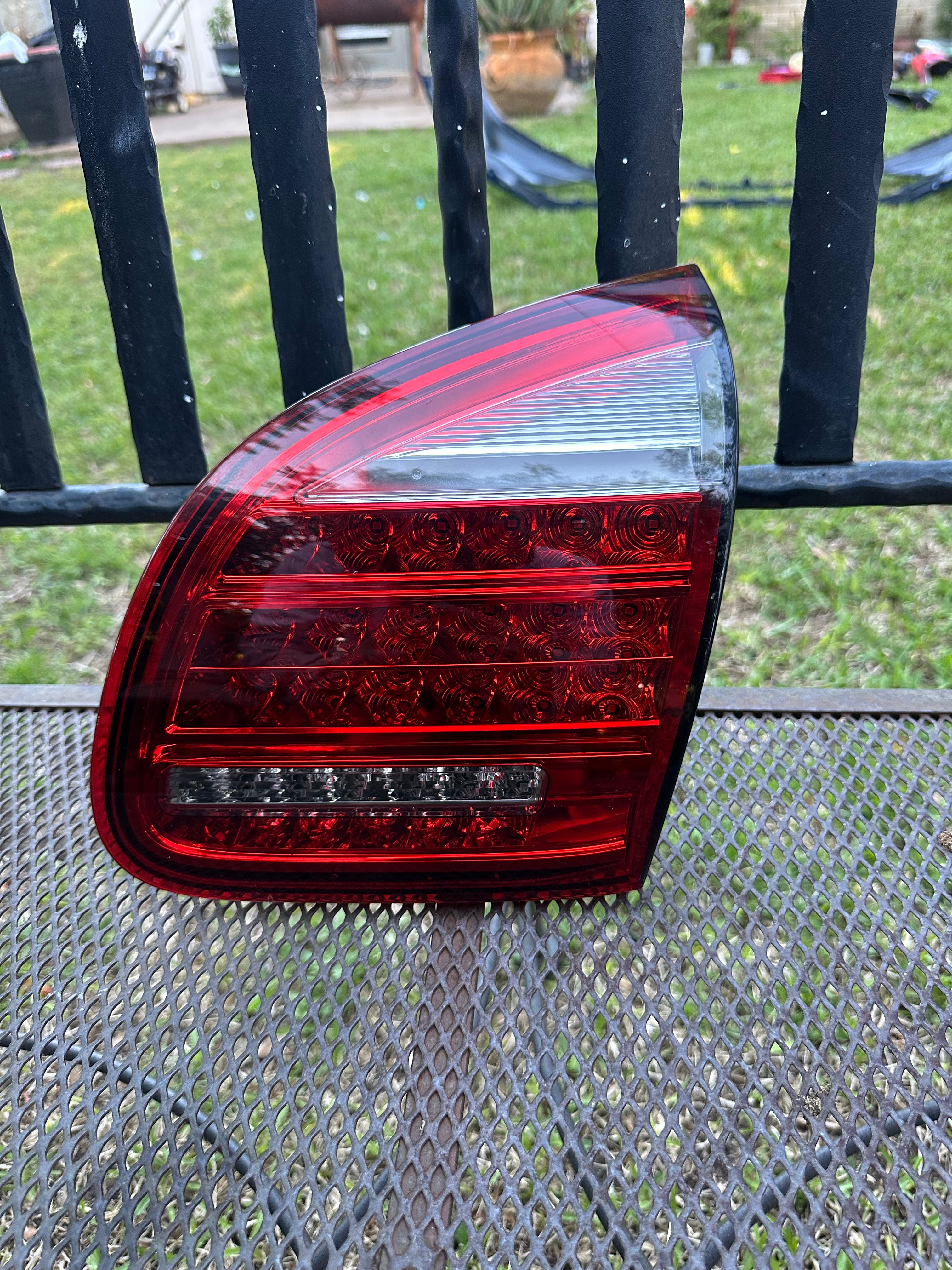 11-14 Porsche Cayenne Rear Right Passenger Side Tail Light Taillight Lamp Oem